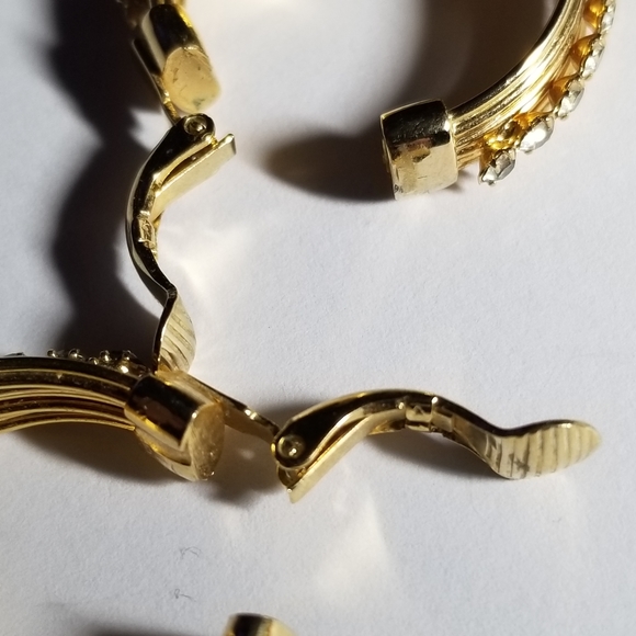 Relisted -Vintage hoop clip on earrings gold tone clear rhinestones - Picture 16 of 17